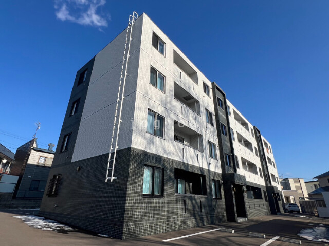 函館市花園町のマンションの建物外観