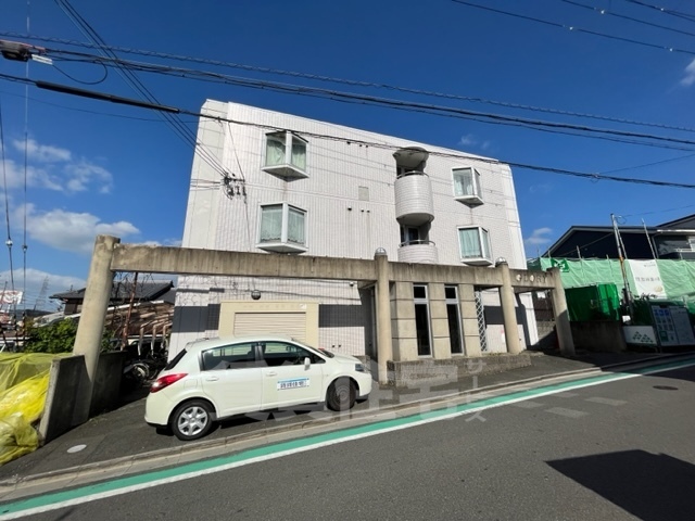 【宇治市槇島町のマンションの建物外観】