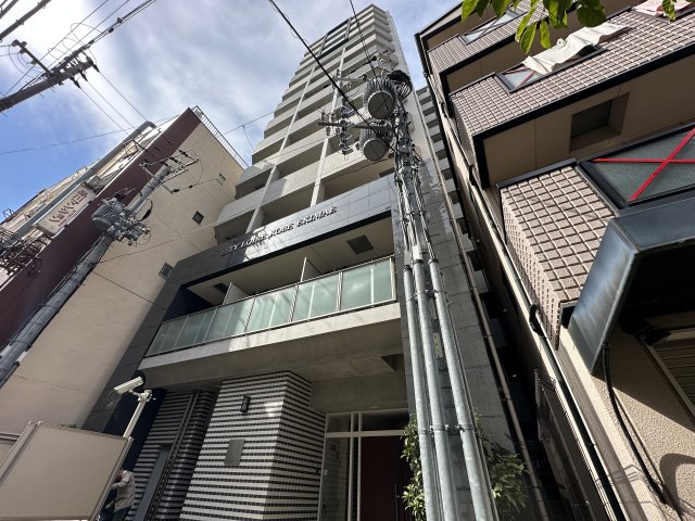 【エスティ・ロアール神戸駅前の建物外観】