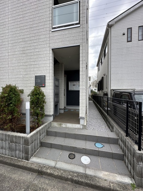 【相模原市中央区小山のマンションのエントランス】