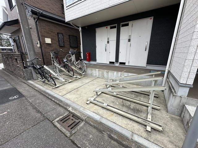 【相模原市中央区小山のマンションの駐車場】