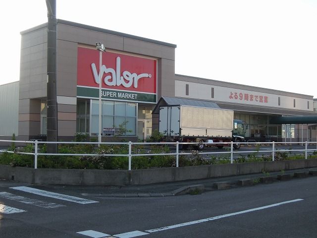 スーパー　バロー竜南店（スーパー）まで300m