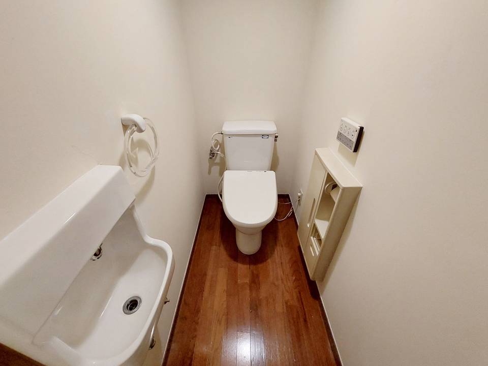 トイレ　トイレ
