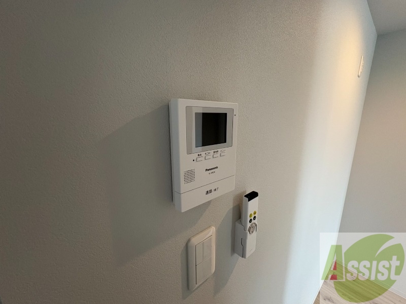 セキュリティ　ＴＶモニター付インターホンです。来客者の顔が見えるので安心！