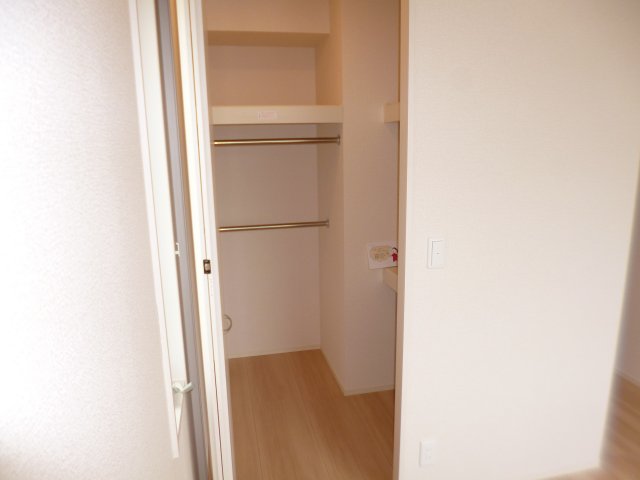 収納　ウォークインクローゼット