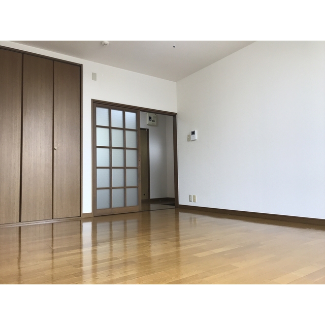 居室・リビング　洋室（10帖）の様子