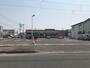 コンビニ　セブンイレブン 弘前外崎店（コンビニ）まで237m