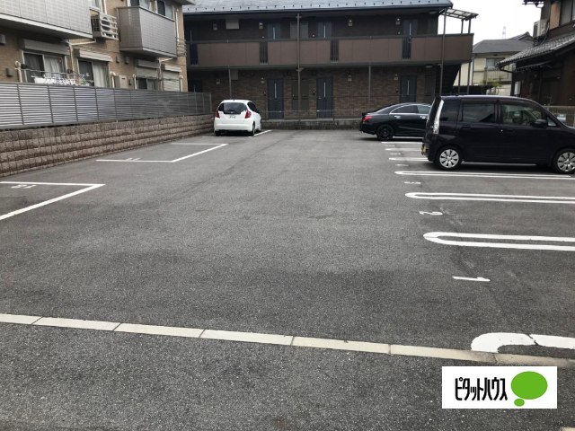 駐車場　駐車場