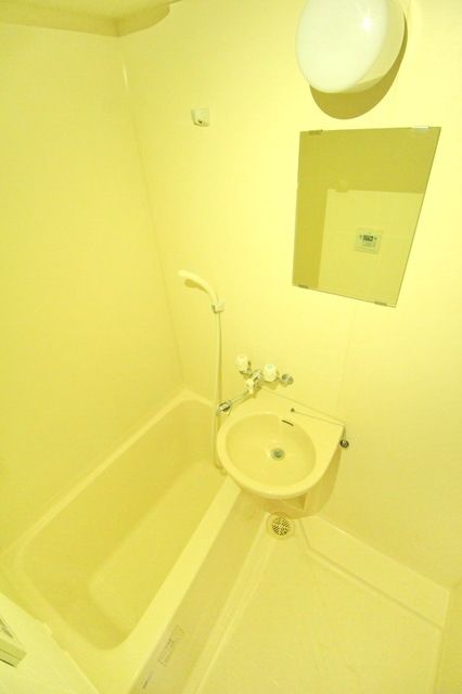 バス・シャワールーム　同建物別号室参考写真