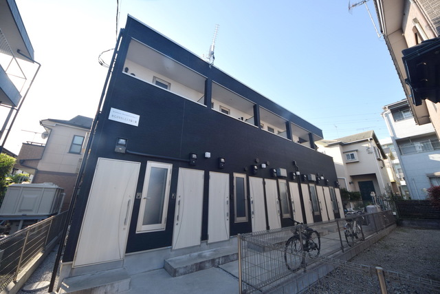 建物外観　～青い空、白い雲～