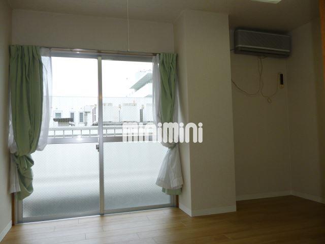 居室・リビング　フローリン調の洋室スペースです