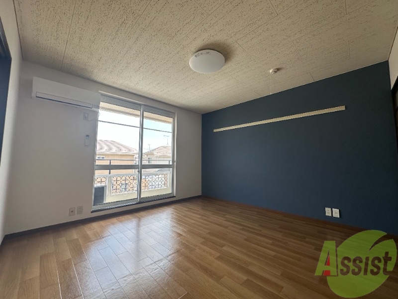 居室・リビング　陽当たりが良く、広々として過ごしやすそうです。