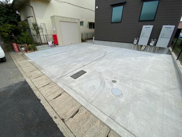 駐車場　駐車場