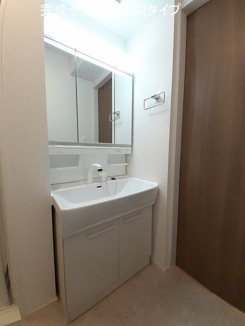 洗面設備　完成予定物件と同タイプです