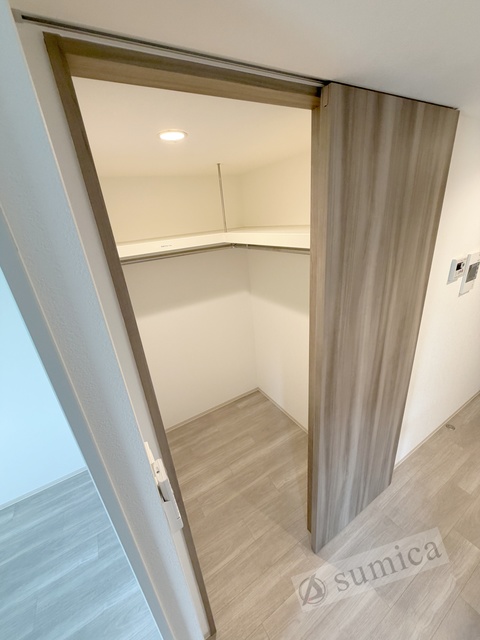 収納　階数により内装色が異なります