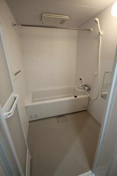 バス・シャワールーム　※他号室の写真です