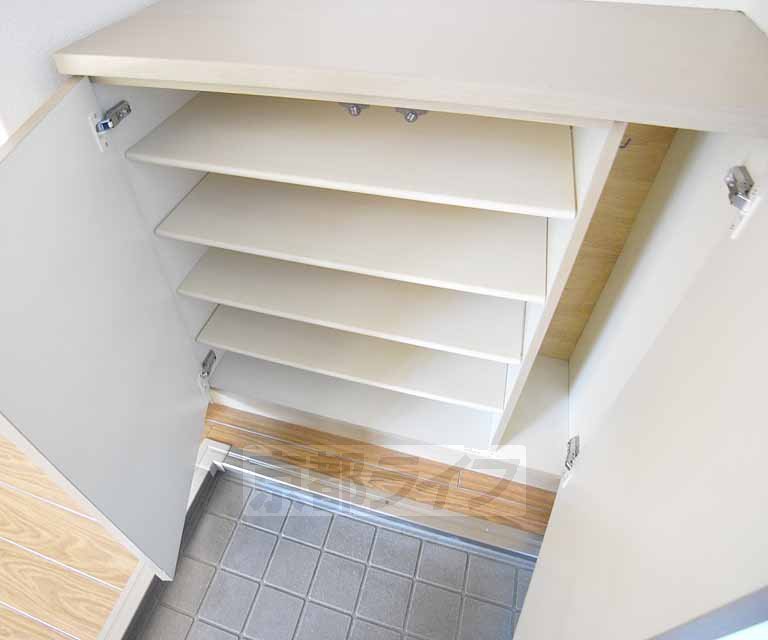 収納　玄関脇のシューズボックスです。