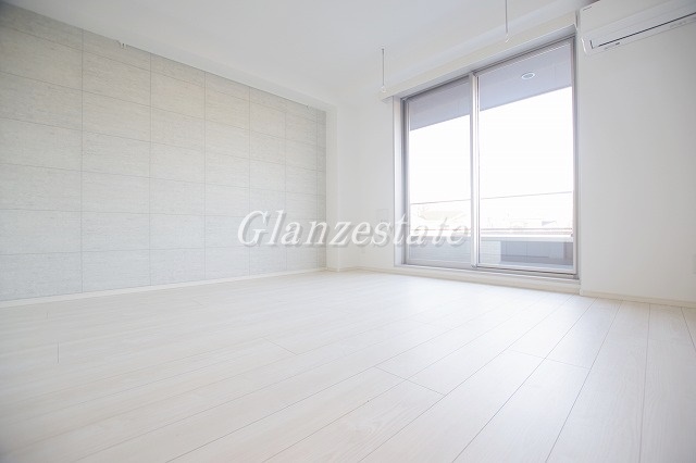 居室・リビング　☆陽の差し込む明るい室内☆