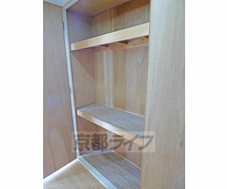 収納　広々とした収納です。