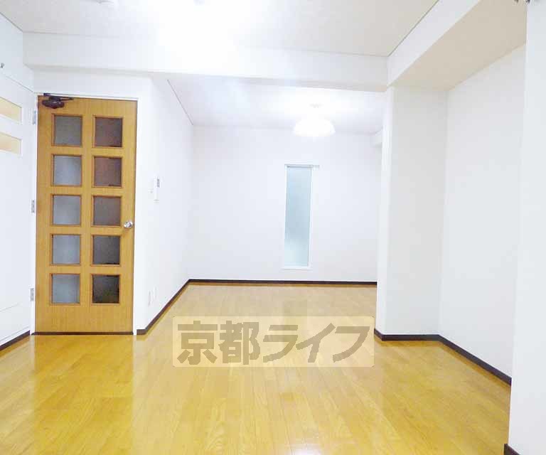 居室・リビング　広々としたお部屋です。