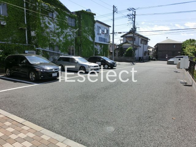 駐車場　敷地内駐車場あります