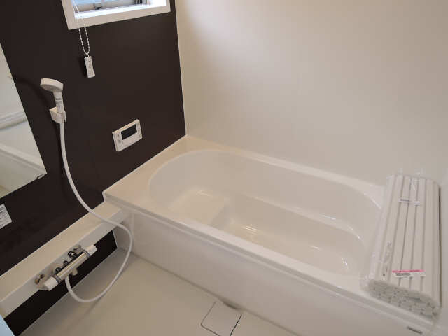 バス・シャワールーム　追い焚き機能付き浴室