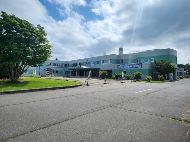 小学校　音更町立鈴蘭小学校（小学校）まで1072m