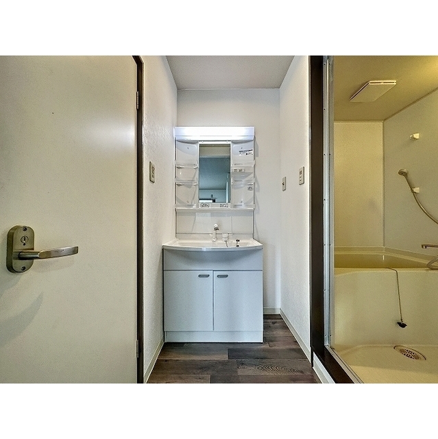 洗面設備　朝の支度はこちらで