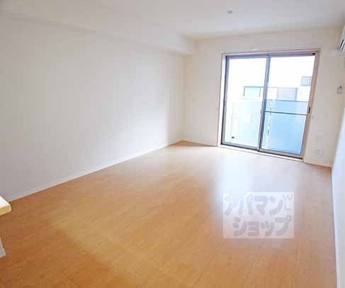 居室・リビング　広々としたリビング。