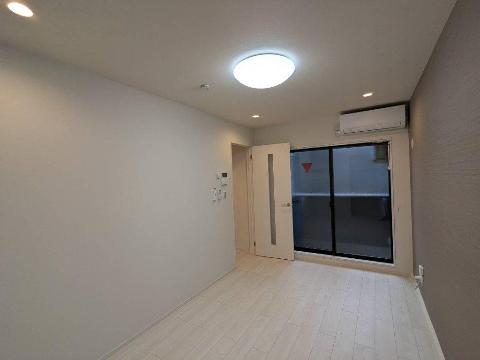 居室・リビング　室内