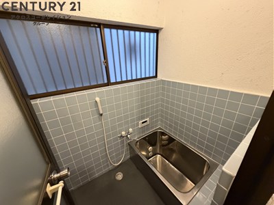 バス・シャワールーム　追い焚き機能付きで便利です！