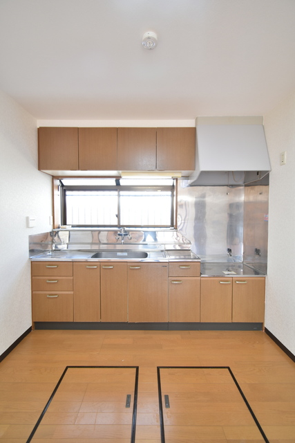 キッチン　※クリーニング前の写真です※