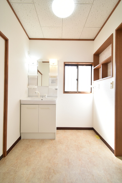 洗面設備　※クリーニング前の写真です※