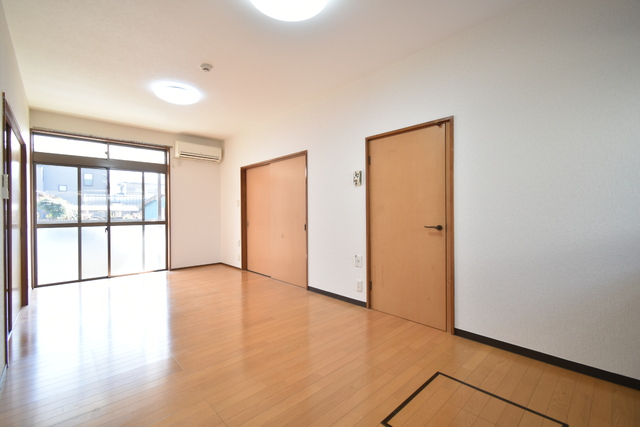 居室・リビング　※クリーニング前の写真です※