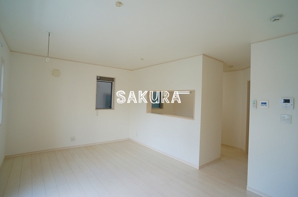 居室・リビング　使いやすい形の為、レイアウトを楽しめます♪