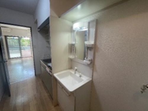 洗面設備　洗面台　※同タイプの部屋のお写真です