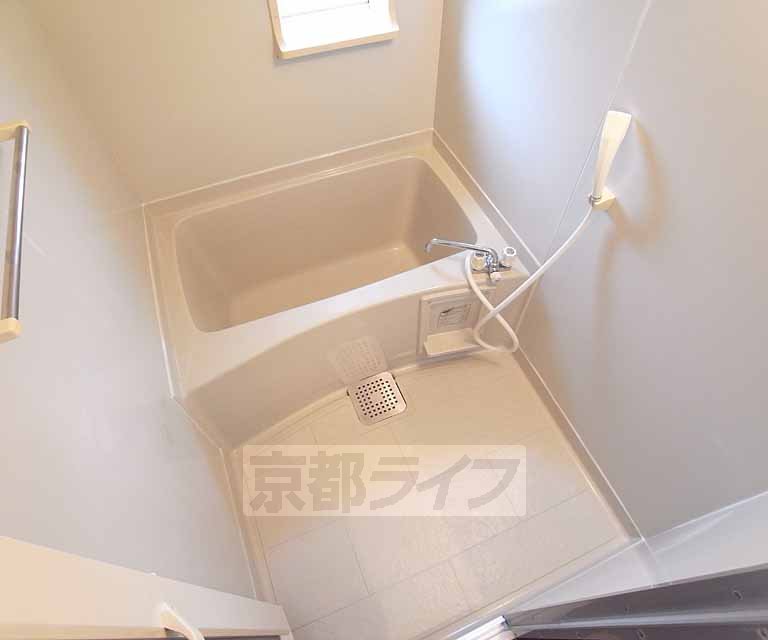 バス・シャワールーム　清潔感のある浴室です。