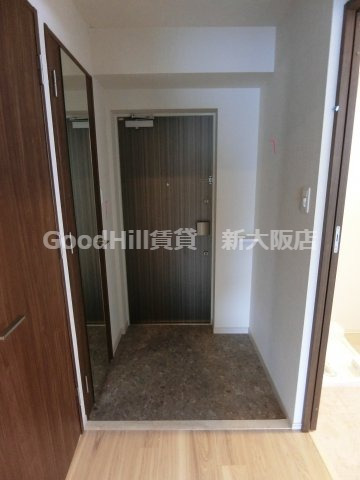 玄関　スプランディッド新大阪EAST