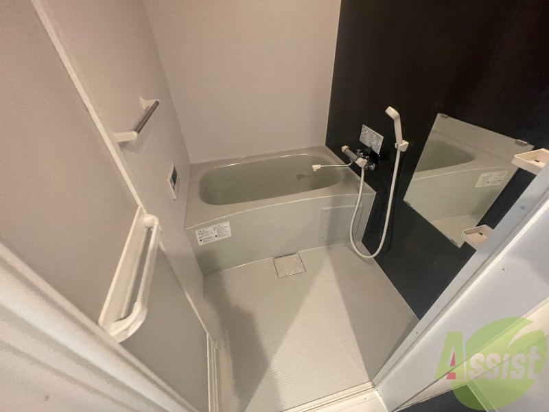 バス・シャワールーム　お風呂になります。一日の疲れを癒してくださいね。