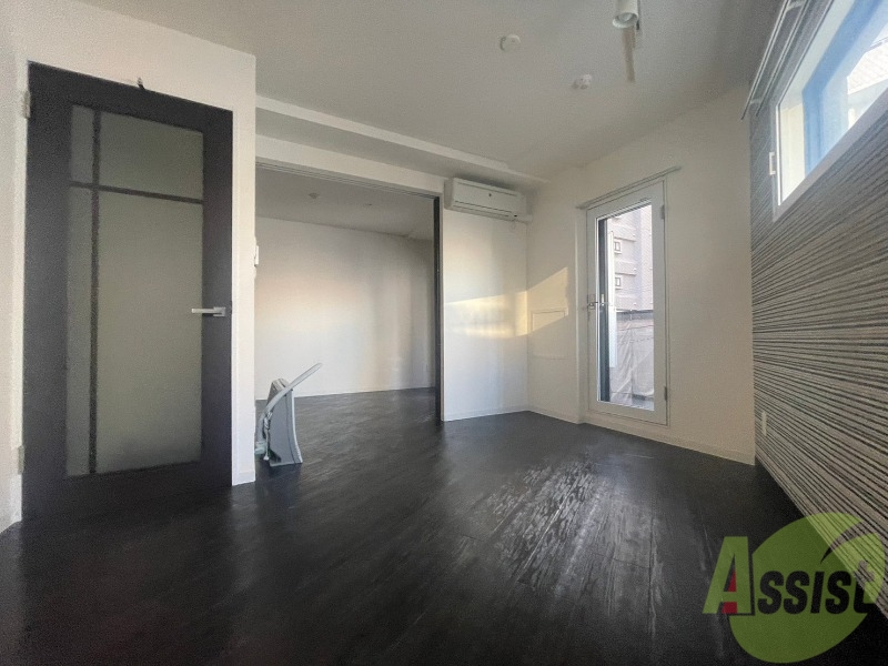 居室・リビング　広くてキレイなお部屋が広がっていて、充実した生活が送れそう。