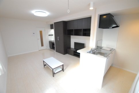 居室・リビング　同タイプ写真の為、現況優先。