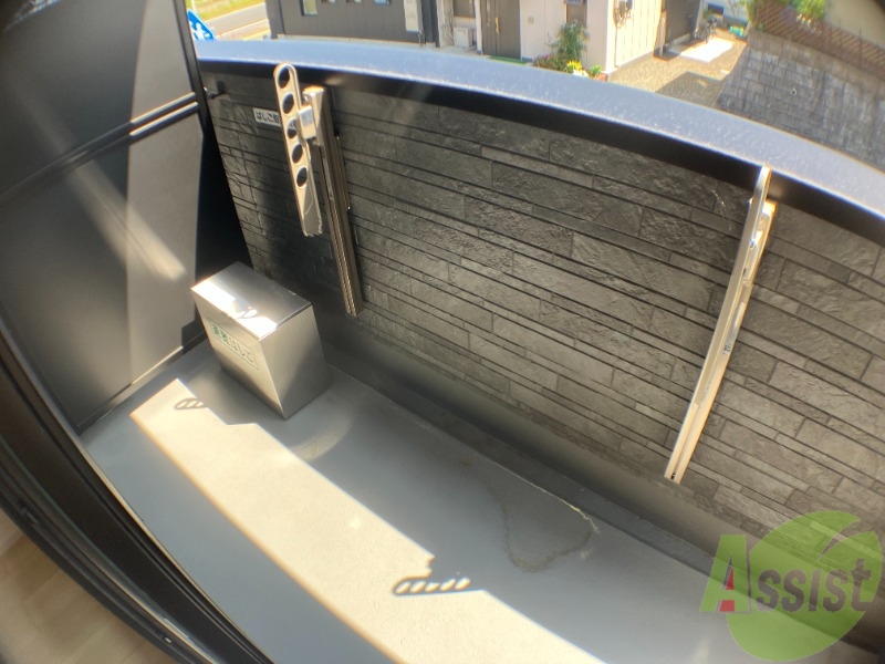 バルコニー　バルコニーは陽当たりが良いので洗濯物が良く乾きそうです。