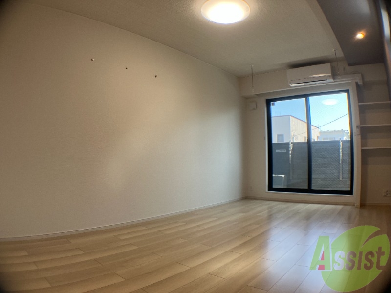 居室・リビング　こちらはお部屋のメインとなる洋室となります。