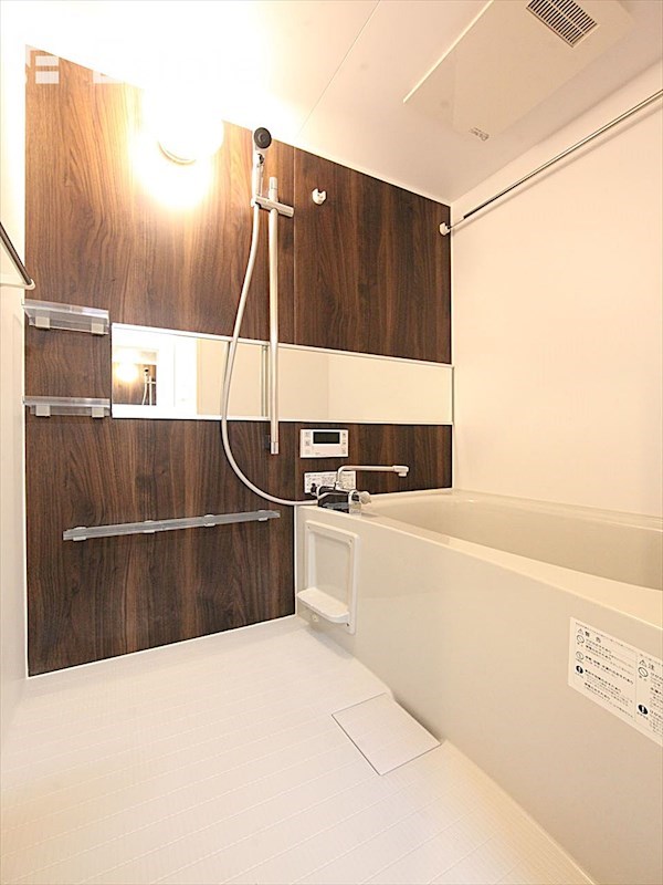 バス・シャワールーム　バスルーム