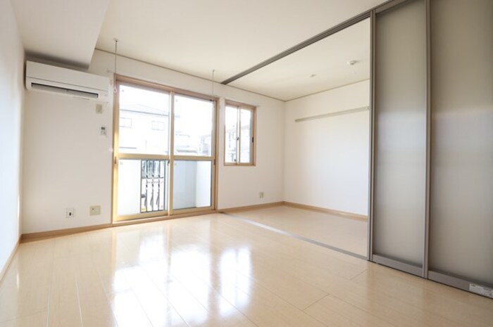 居室・リビング　居間です