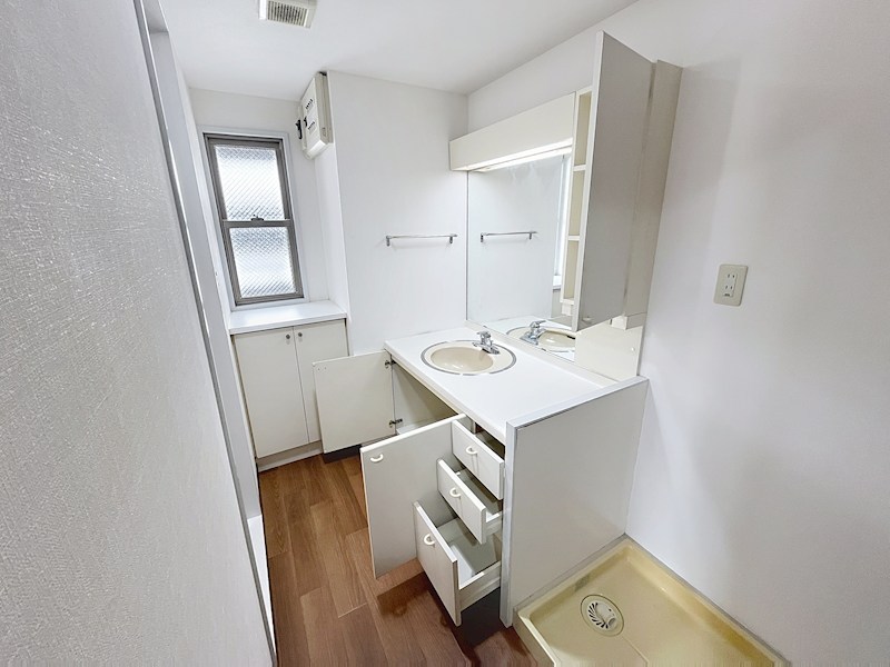 洗面設備　※別部屋の写真です。