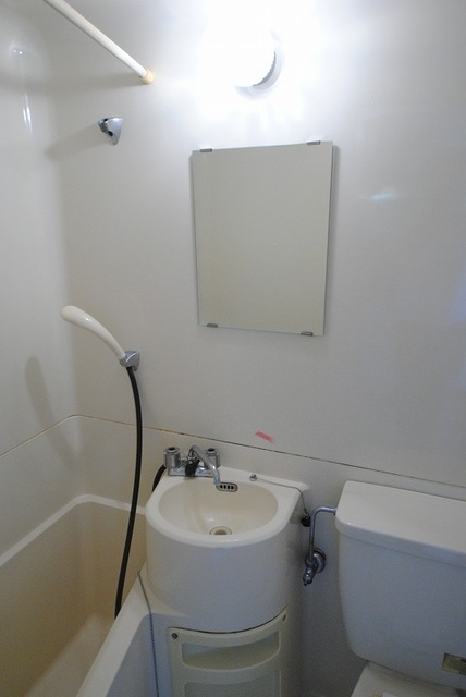 洗面設備　写真は４０２号室