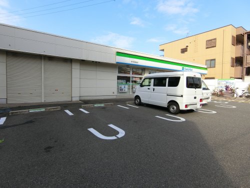 コンビニ　ファミリーマート　泉大津北助松店（コンビニ）まで266m