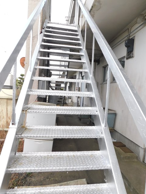 その他共有部分　階段塗り替え済み