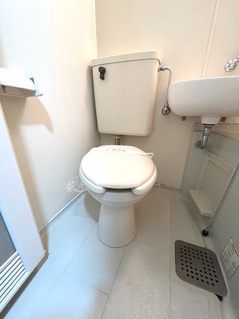 トイレ　別部屋同仕様タイプ